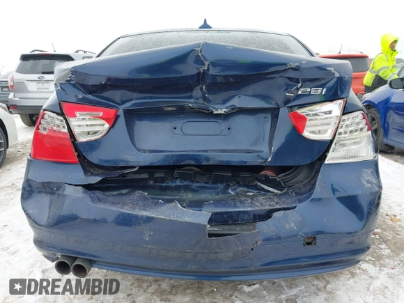 2011 BMW 3 Series 328i xDrive with VIN WBAPK7C59BA821214, listed as a IAAI auction lot 41293463 with 159,226 mi miles. Bid and sale history available at carsss.com. Image 15.