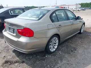 2009 BMW 3 Series 328i z VIN WBAPH77559NM47504, wystawiony jako IAAI lot #42474817 z przebiegiem 130 176 mil mil oraz . Historia ofert i sprzedaży dostępna na DreamBid. Obrazek 4.