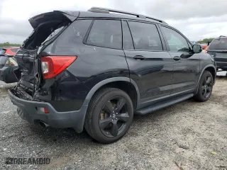 2019 Honda Passport Elite with VIN 5FNYF8H07KB015815, listed as a Copart auction lot 71529484 with 136,228 mi miles and Non Repairable. Bid and sale history available at carsss.com. Image 3.
