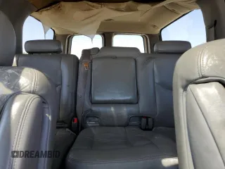 2003 Chevrolet Suburban Z71 z VIN 1GNFK16T83J249213, wystawiony jako Copart lot #58622085 z przebiegiem 239 586 mil mil oraz Czysty tytuł • Clean title. Historia ofert i sprzedaży dostępna na DreamBid. Obrazek 10.