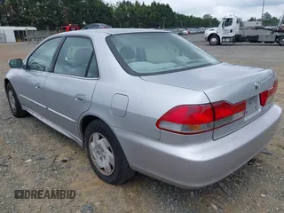 2002 Honda Accord LX z VIN 1HGCG16402A048301, wystawiony jako IAAI lot #42196218 z przebiegiem 254 138 mil mil oraz . Historia ofert i sprzedaży dostępna na DreamBid. Obrazek 3.