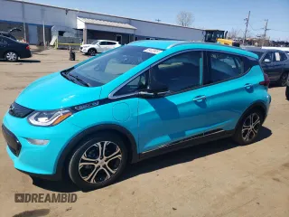 2021 Chevrolet Bolt EV Premier z VIN 1G1FZ6S01M4102835, wystawiony jako Copart lot #53443595 z przebiegiem Nie podano mil oraz Szkoda całkowita • Salvage title. Historia ofert i sprzedaży dostępna na DreamBid. Obrazek 1.