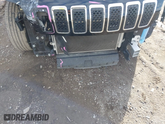 2019 Jeep Cherokee Latitude Plus with VIN 1C4PJMLB9KD245505, listed as a IAAI auction lot 42153262 with 103,248 mi miles and . Bid and sale history available at DreamBid. Image 21.