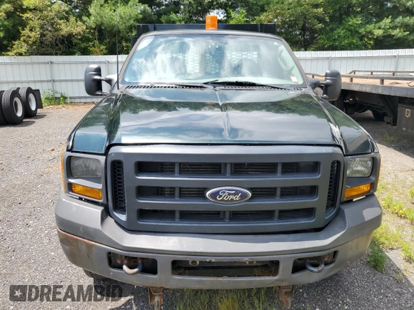 2006 Ford F-350 with VIN 1FDWF31526ED67123, listed as a Copart auction lot 65057085 with 32,342 mi miles and Clean title. Bid and sale history available at DreamBid. Image 5.