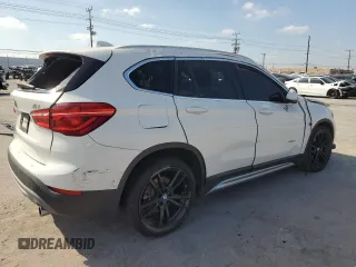 2017 BMW X1 sDrive28i with VIN WBXHU7C38H5H35352, listed as a Copart auction lot 44270505 with 68,047 mi miles and Salvage Title. Bid and sale history available at carsss.com. Image 3.