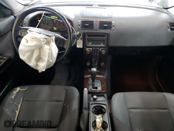 2007 Volvo S40 2.4L with VIN YV1MS382272310372, listed as a Copart auction lot 48593235 with 146,456 mi miles and Non Repairable. Bid and sale history available at carsss.com. Image 8.