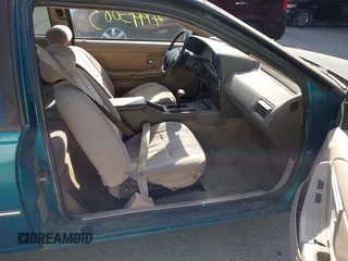 1992 Ford Thunderbird with VIN 1FAPP6049NH155435, listed as a IAAI auction lot 41995083 with 152,615 mi miles and . Bid and sale history available at DreamBid. Image 5.