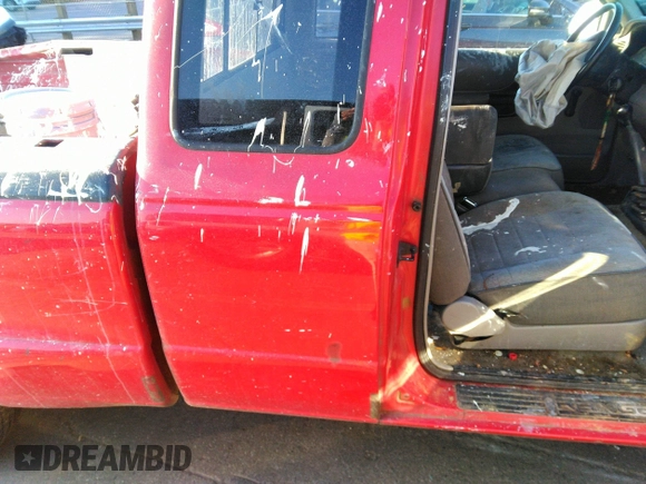 1995 Ford Ranger XL z VIN 1FTCR14A5SPA95354, wystawiony jako IAAI lot #41986841 z przebiegiem 269 669 mil mil oraz . Historia ofert i sprzedaży dostępna na DreamBid. Obrazek 8.