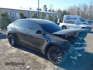 2022 Tesla Model Y Performance with VIN 7SAYGDEF0NF447460, listed as a IAAI auction lot 41670250 with 28,287 mi miles and . Bid and sale history available at DreamBid. Image 1.