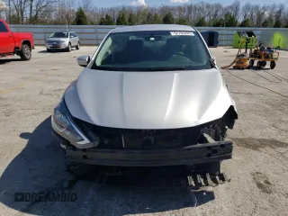 2019 Nissan Sentra S z VIN 3N1AB7AP1KY456698, wystawiony jako Copart lot #52703265 z przebiegiem 55 073 mil mil oraz Szkoda całkowita • Salvage title. Historia ofert i sprzedaży dostępna na DreamBid. Obrazek 5.