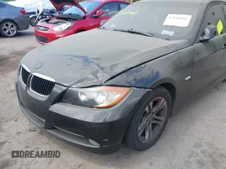 2008 BMW 3 Series 328i z VIN WBAVA37518NL48648, wystawiony jako IAAI lot #42161116 z przebiegiem 198 000 mil mil oraz . Historia ofert i sprzedaży dostępna na DreamBid. Obrazek 6.