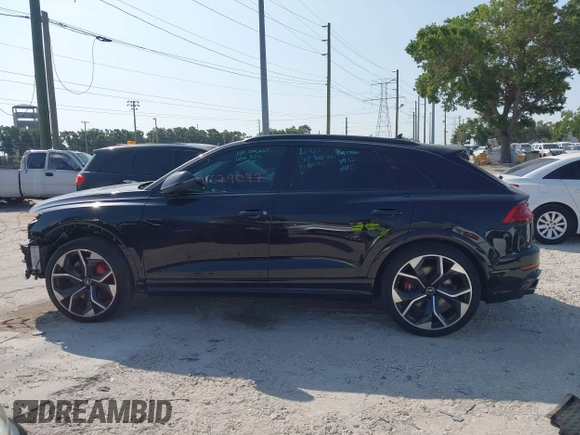 2024 Audi RS Q8 z VIN WU1ARBF15RD005841, wystawiony jako IAAI lot #42187837 z przebiegiem 8 379 mil mil oraz . Historia ofert i sprzedaży dostępna na DreamBid. Obrazek 15.