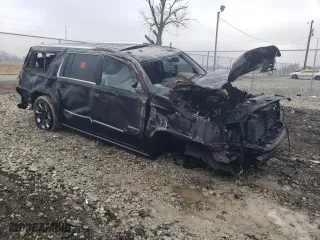 2020 GMC Yukon XL Denali with VIN 1GKS2HKJXLR100974, listed as a Copart auction lot 45705805 with 0 mi miles and Salvage Title. Bid and sale history available at carsss.com. Image 4.