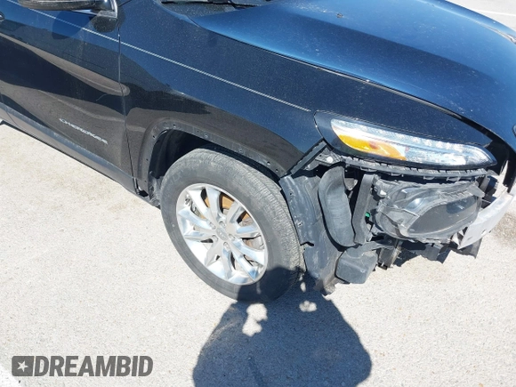 2017 Jeep Cherokee Limited with VIN 1C4PJMDS4HW564127, listed as a IAAI auction lot 41808675 with 144,472 mi miles. Bid and sale history available at carsss.com. Image 18.