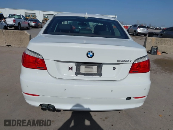 2008 BMW 5 Series 528i with VIN WBANU53558CT13907, listed as a IAAI auction lot 41793831 with Not Provided miles and . Bid and sale history available at carsss.com. Image 16.