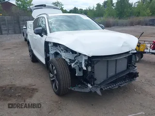 2025 Volvo XC40 Ultimate Dark Theme with VIN YV4L12UMXS2534436, listed as a IAAI auction lot 42638227 with 410 mi miles and . Bid and sale history available at DreamBid. Image 1.