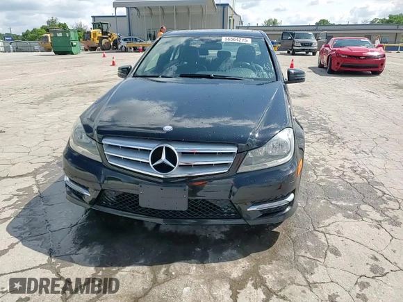 2012 Mercedes-Benz C 300 Sport z VIN WDDGF8BB1CR207366, wystawiony jako Copart lot #56564215 z przebiegiem 95 134 mil mil oraz Szkoda całkowita • Salvage title. Historia ofert i sprzedaży dostępna na DreamBid. Obrazek 14.