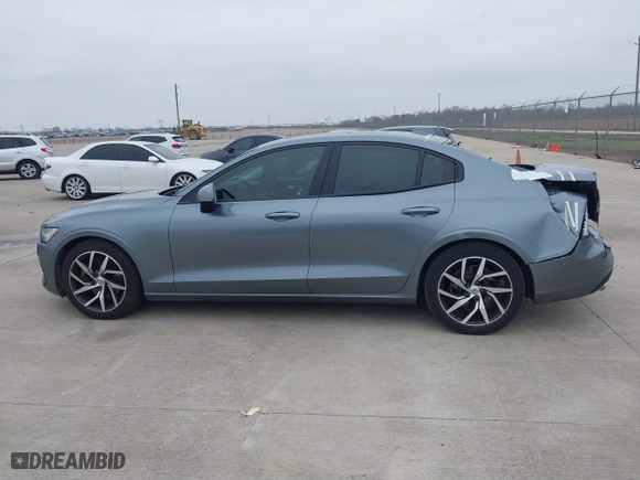 2020 Volvo S60 Momentum with VIN 7JR102FK9LG036730, listed as a IAAI auction lot 41592348 with 42,121 mi miles. Bid and sale history available at carsss.com. Image 14.