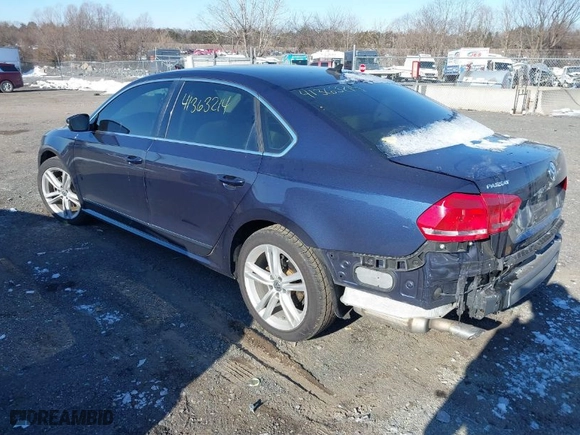 2015 Volkswagen Passat 1.8T SE w/Sunroof & Nav with VIN 1VWBT7A30FC010548, listed as a IAAI auction lot 41363214 with 80,284 mi miles. Bid and sale history available at carsss.com. Image 3.