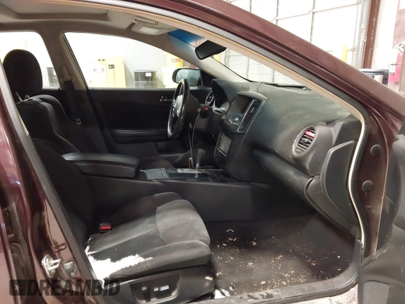 2014 Nissan Maxima S with VIN 1N4AA5AP2EC493346, listed as a IAAI auction lot 41630351 with 186,690 mi miles and . Bid and sale history available at DreamBid. Image 5.