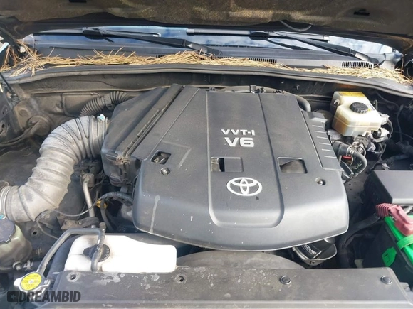 2004 Toyota 4Runner SR5 with VIN JTEBU14R048017010, listed as a IAAI auction lot 41523872 with 221,067 mi miles. Bid and sale history available at carsss.com. Image 10.