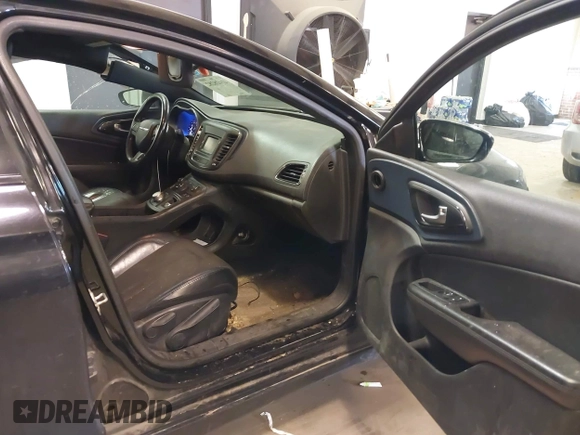 2015 Chrysler 200 S with VIN 1C3CCCBB7FN629131, listed as a IAAI auction lot 41428282 with 290,014 mi miles and . Bid and sale history available at carsss.com. Image 5.
