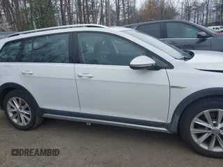 2017 Volkswagen Golf S z VIN 3VWH17AU8HM515411, wystawiony jako IAAI lot #41931252 z przebiegiem 106 421 mil mil oraz . Historia ofert i sprzedaży dostępna na DreamBid. Obrazek 13.