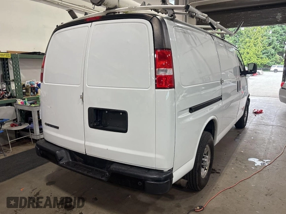 2018 Chevrolet Express Cargo with VIN 1GCWGAFP7J1198927, listed as a IAAI auction lot 42691823 with 115,294 mi miles and . Bid and sale history available at DreamBid. Image 15.