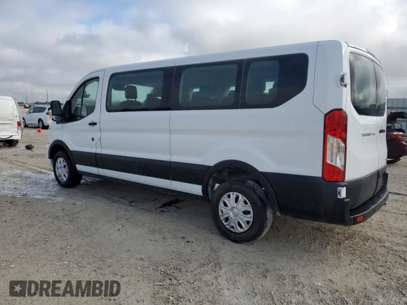 2021 Ford Transit Passenger XL z VIN 1FBAX2Y8XMKA49422, wystawiony jako Copart lot #86907214 z przebiegiem 82 199 mil mil oraz Czysty tytuł • Clean title. Historia ofert i sprzedaży dostępna na DreamBid. Obrazek 2.