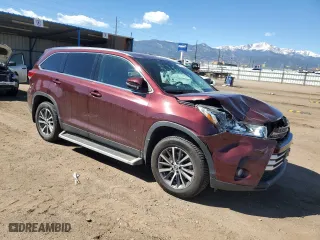 2019 Toyota Highlander SE with VIN 5TDJZRFH4KS971577, listed as a Copart auction lot 50571135 with 70,033 mi miles and Salvage Title. Bid and sale history available at carsss.com. Image 4.