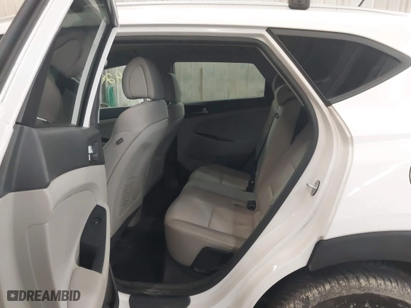 2016 Hyundai Tucson SE with VIN KM8J33A48GU117807, listed as a IAAI auction lot 41642891 with 142,371 mi miles. Bid and sale history available at carsss.com. Image 8.
