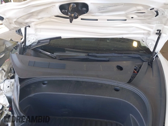 2022 Tesla Model 3 Long Range z VIN 5YJ3E1EB1NF192570, wystawiony jako IAAI lot #42230750 z przebiegiem 63 462 mil mil oraz . Historia ofert i sprzedaży dostępna na DreamBid. Obrazek 10.