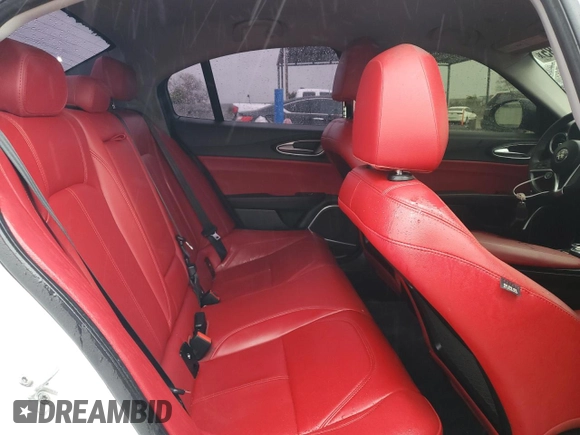2019 Alfa Romeo Giulia z VIN ZARFAMAN4K7606393, wystawiony jako Copart lot #48740285 z przebiegiem 42 152 mil mil oraz Szkody całkowita. Historia ofert i sprzedaży dostępna na DreamBid. Obrazek 10.