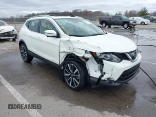 2017 Nissan Rogue Sport SL with VIN JN1BJ1CR8HW107542, listed as a IAAI auction lot 41820930 with 44,219 mi miles. Bid and sale history available at carsss.com. Image 1.