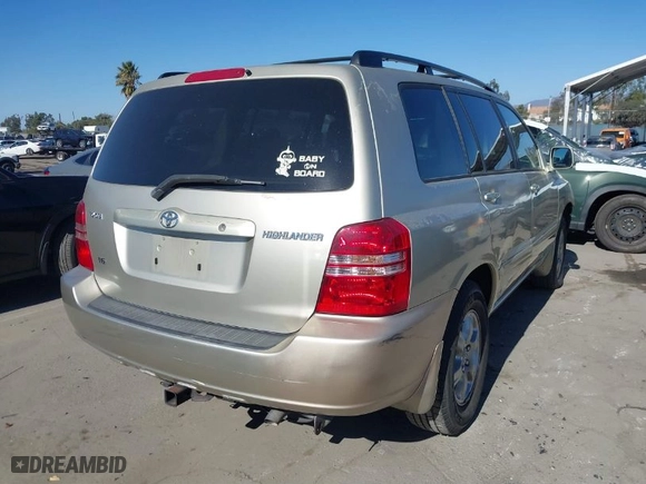 2001 Toyota Highlander with VIN JTEGF21A010022643, listed as a IAAI auction lot 41353050 with 174,756 mi miles. Bid and sale history available at carsss.com. Image 4.