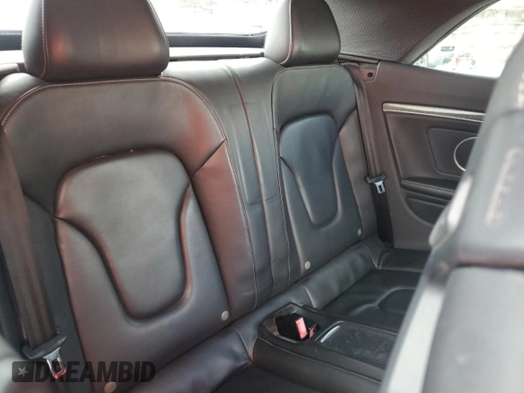 2014 Audi S5 Premium Plus z VIN WAUCGAFH4EN000456, wystawiony jako Copart lot #56907415 z przebiegiem 158 392 mil mil oraz Szkody całkowita. Historia ofert i sprzedaży dostępna na DreamBid. Obrazek 10.