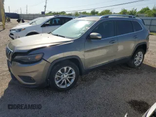 2019 Jeep Cherokee Latitude with VIN 1C4PJLCB6KD333373, listed as a Copart auction lot 51701385 with 106,913 mi miles and Clean title. Bid and sale history available at DreamBid. Image 1.