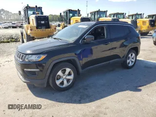 2018 Jeep Compass Latitude with VIN 3C4NJDBB8JT417492, listed as a Copart auction lot 50998975 with 141,975 mi miles and Salvage title. Bid and sale history available at DreamBid. Image 1.