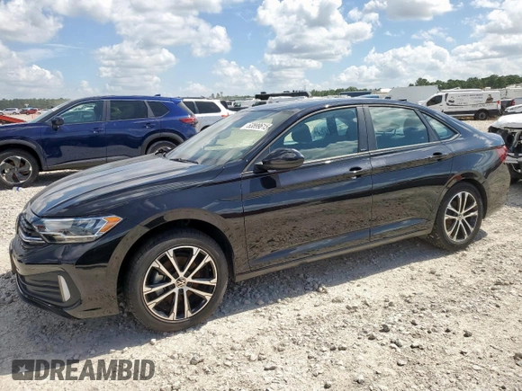 2024 Volkswagen Jetta Sport z VIN 3VWBM7BUXRM044634, wystawiony jako Copart lot #63899615 z przebiegiem 7 586 mil mil oraz Czysty tytuł • Clean title. Historia ofert i sprzedaży dostępna na DreamBid. Obrazek 1.
