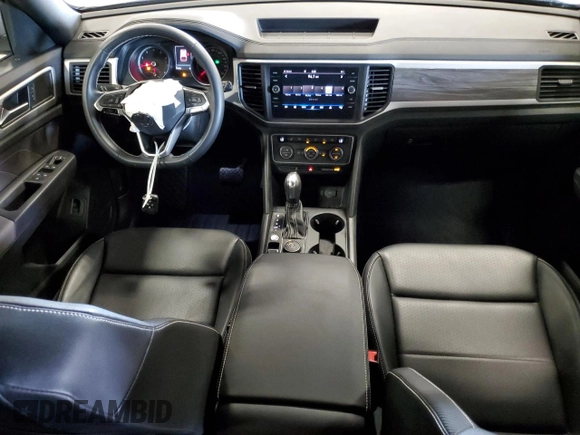 2021 Volkswagen Atlas SE with VIN 1V2KC2CA2MC235776, listed as a Copart auction lot 64352824 with 31,753 mi miles and Salvage title. Bid and sale history available at DreamBid. Image 8.