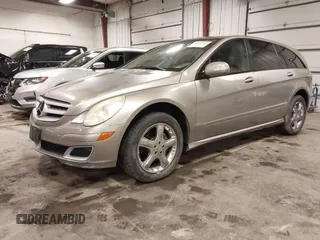 2006 Mercedes-Benz R-Class 3.5L with VIN 4JGCB65E26A030775, listed as a IAAI auction lot 41824593 with 149,889 mi miles. Bid and sale history available at carsss.com. Image 22.