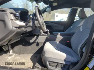 2025 Toyota Camry LE z VIN 4T1DBADK3SU510279, wystawiony jako Copart lot #46408205 z przebiegiem 7 274 mil mil oraz Szkoda całkowita • Salvage title. Historia ofert i sprzedaży dostępna na DreamBid. Obrazek 7.