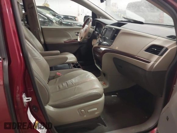2011 Toyota Sienna XLE with VIN 5TDDK3DC6BS007004, listed as a IAAI auction lot 41793481 with 255,255 mi miles. Bid and sale history available at carsss.com. Image 5.