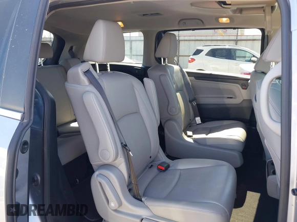 2018 Honda Odyssey EX-L with VIN 5FNRL6H71JB077112, listed as a IAAI auction lot 41721523 with 70,893 mi miles. Bid and sale history available at carsss.com. Image 8.