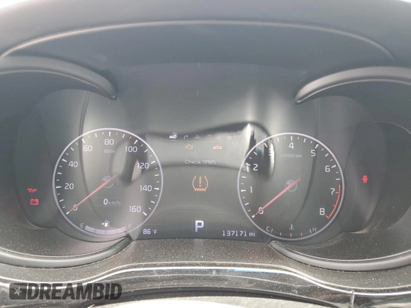 2015 Kia K900 Luxury with VIN KNALW4D43F6016812, listed as a Copart auction lot 61192595 with 137,171 mi miles and Clean title. Bid and sale history available at DreamBid. Image 9.