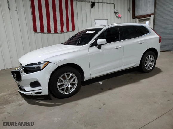 2021 Volvo XC60 Momentum with VIN YV4102RK2M1830528, listed as a Copart auction lot 82560734 with NaN miles and Clean Title. Bid and sale history available at carsss.com. Image 1.