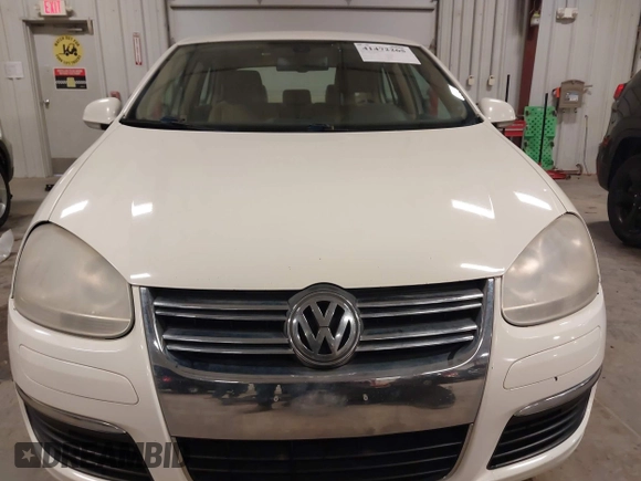 2005 Volkswagen Jetta 2.5L with VIN 3VWSF71K55M627164, listed as a IAAI auction lot 41472265 with 233,937 mi miles and . Bid and sale history available at DreamBid. Image 13.