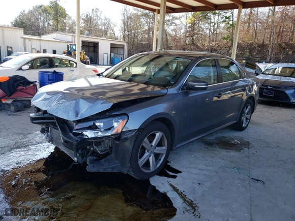 2013 Volkswagen Passat SE w/Sunroof with VIN 1VWBH7A33DC079443, listed as a Copart auction lot 43699995 with 88,620 mi miles and Salvage Title. Bid and sale history available at carsss.com. Image 1.