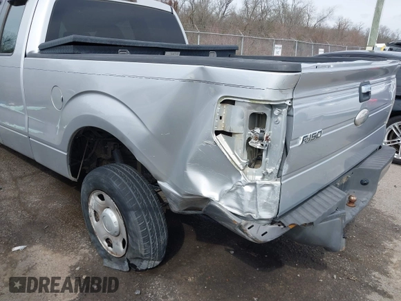 2009 Ford F-150 STX with VIN 1FTRX12W09FA01525, listed as a IAAI auction lot 41675894 with 245,793 mi miles. Bid and sale history available at carsss.com. Image 6.
