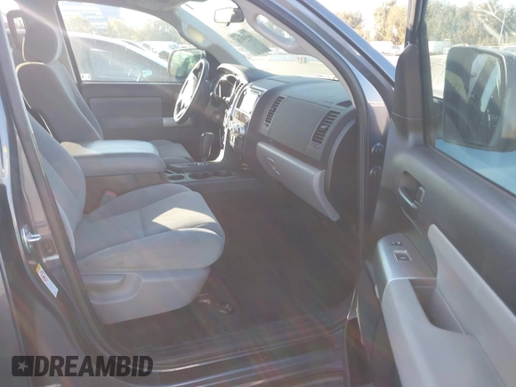 2018 Toyota Sequoia SR5 with VIN 5TDZY5G11JS071489, listed as a IAAI auction lot 41350026 with 47,570 mi miles. Bid and sale history available at carsss.com. Image 5.